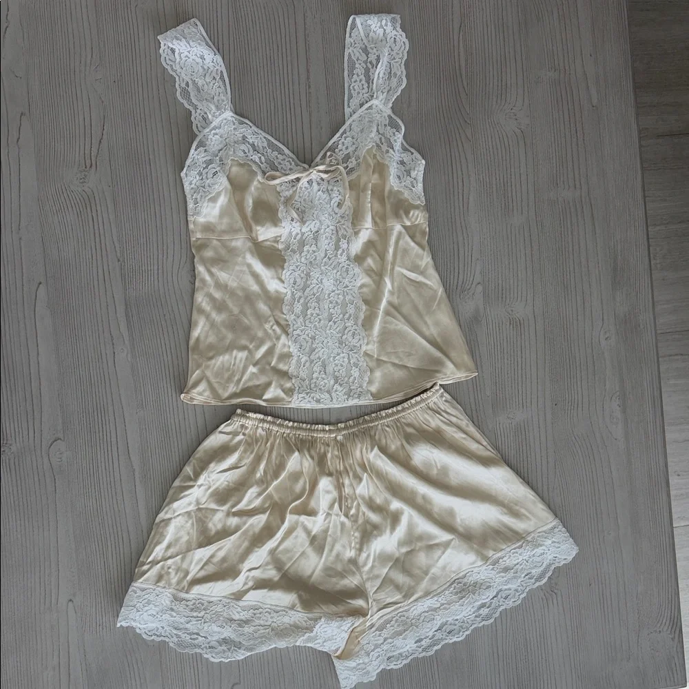 Revolve/Tularosa Coline Top + Coline Short Set - Picture 4 of 5